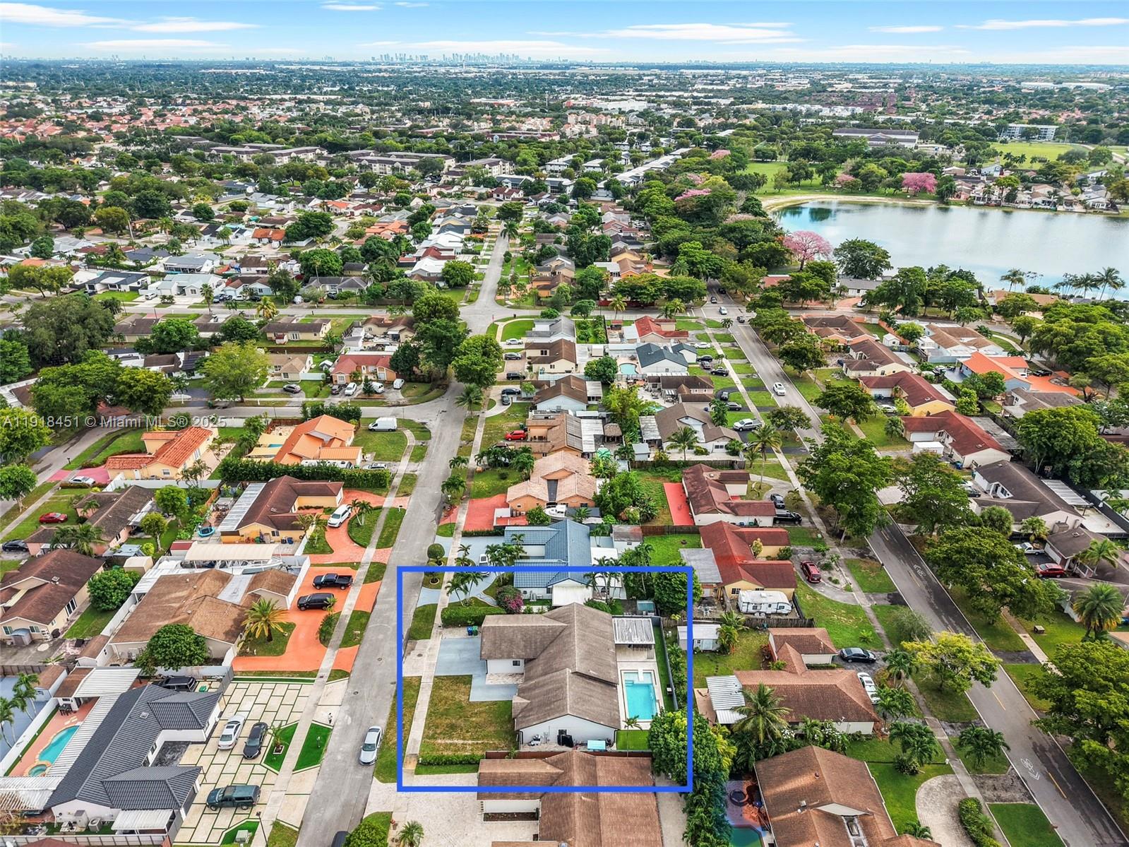 COUNTRY LAKE MANORS SEC 3 - Residential