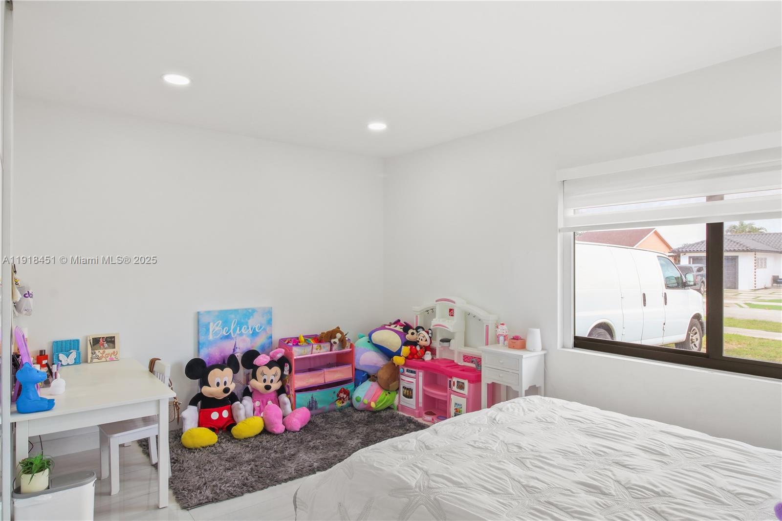 COUNTRY LAKE MANORS SEC 3 - Residential