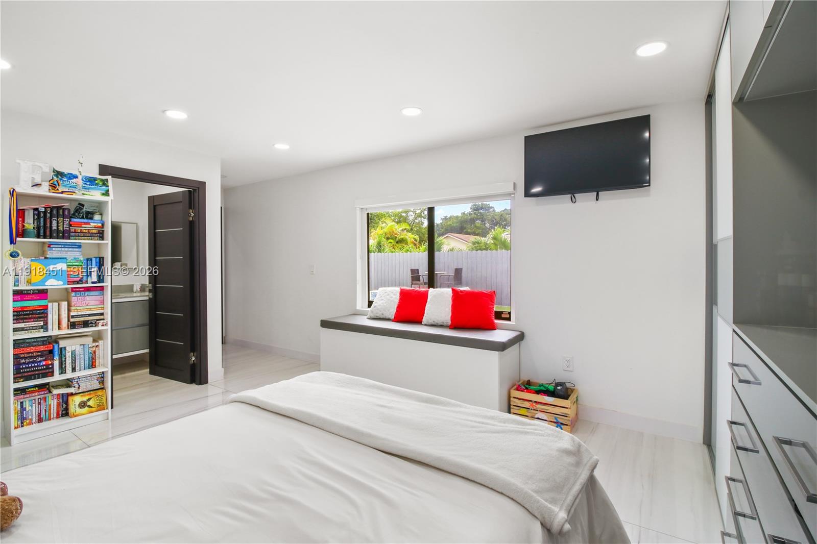 COUNTRY LAKE MANORS SEC 3 - Residential