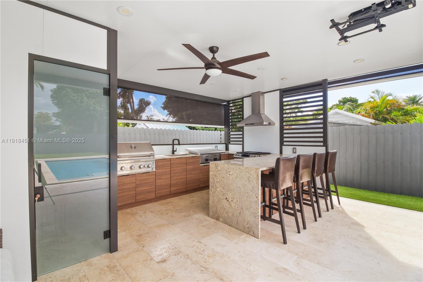 COUNTRY LAKE MANORS SEC 3 - Residential