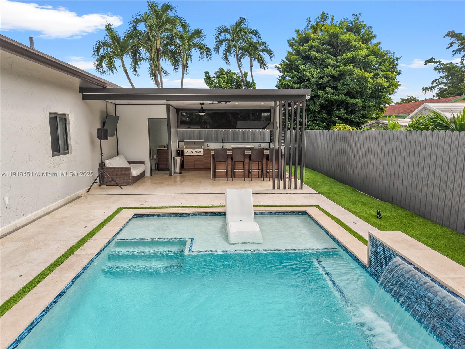 COUNTRY LAKE MANORS SEC 3 - Residential