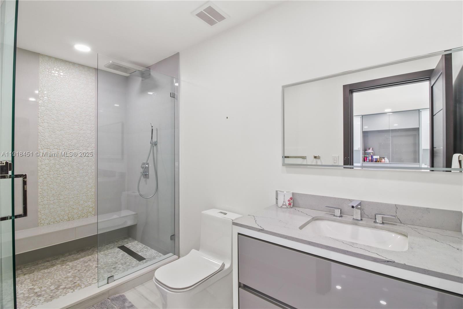 COUNTRY LAKE MANORS SEC 3 - Residential