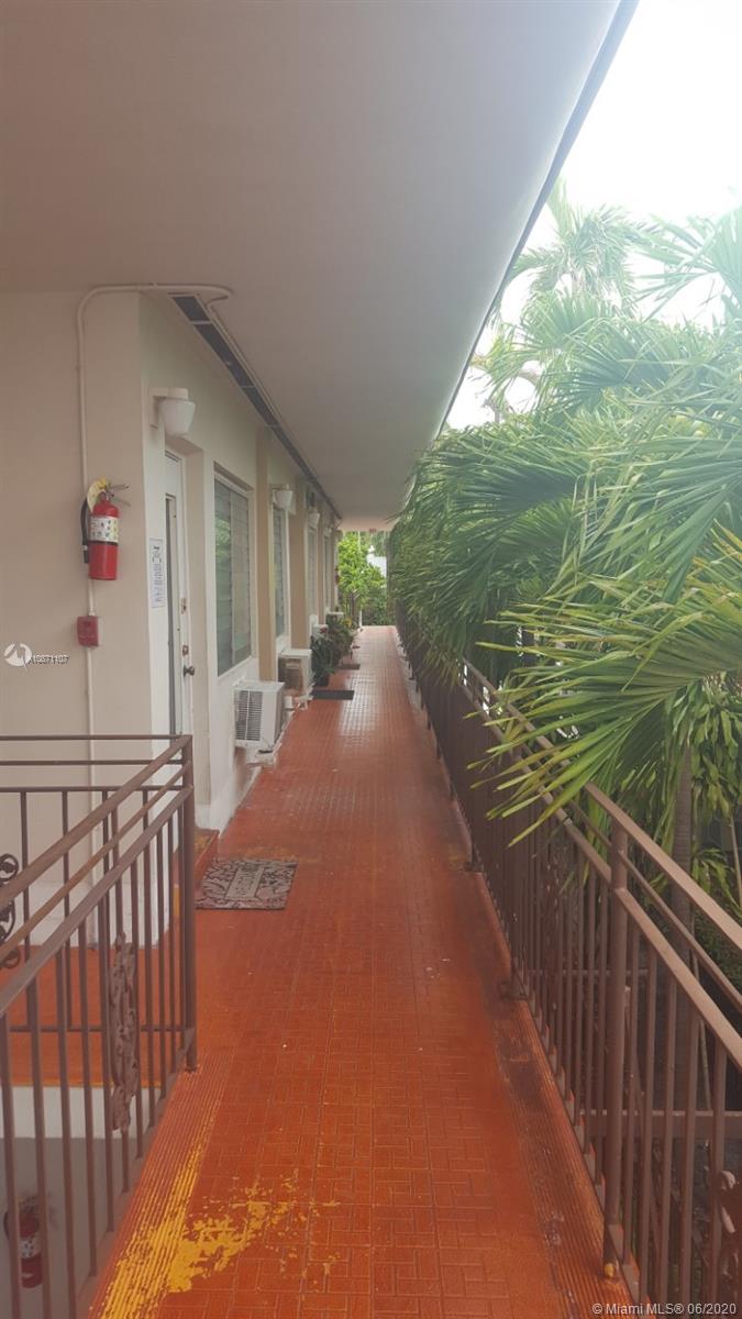 719 EUCLID APTS CONDOMINI - Residential Lease