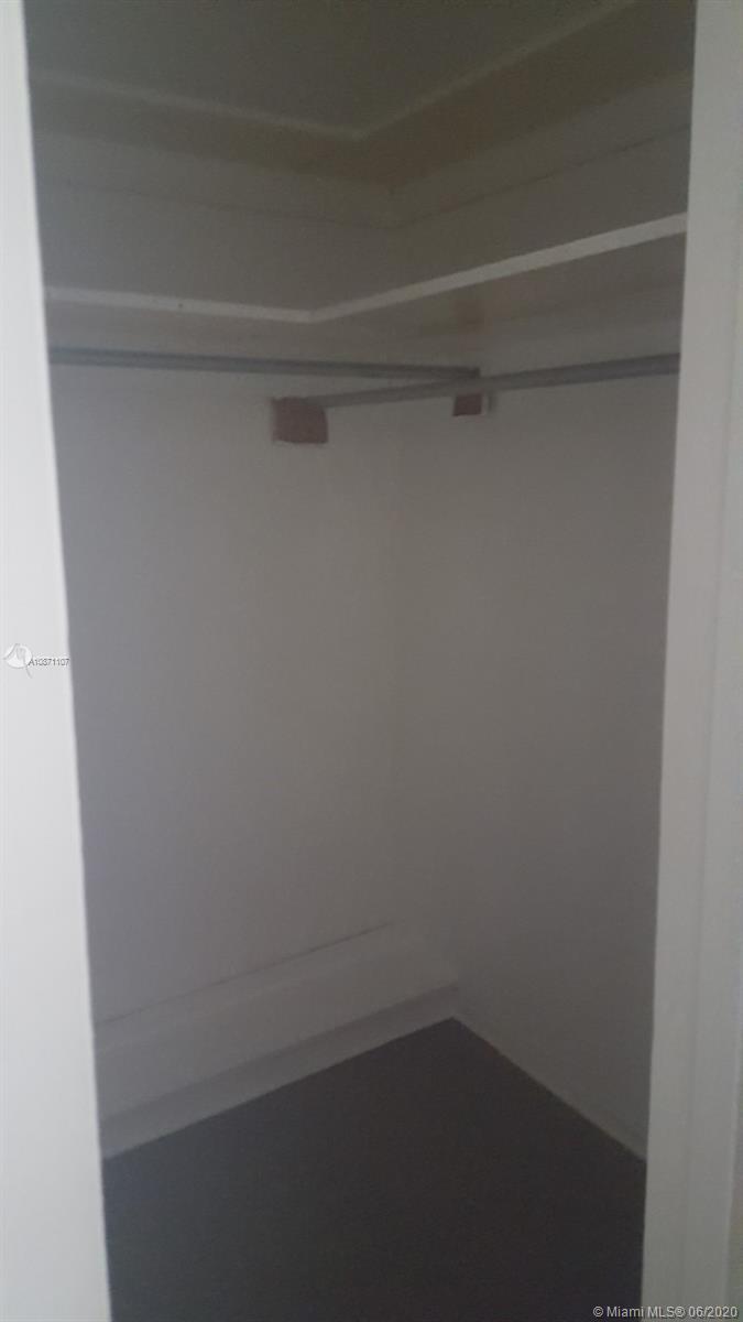 719 EUCLID APTS CONDOMINI - Residential Lease