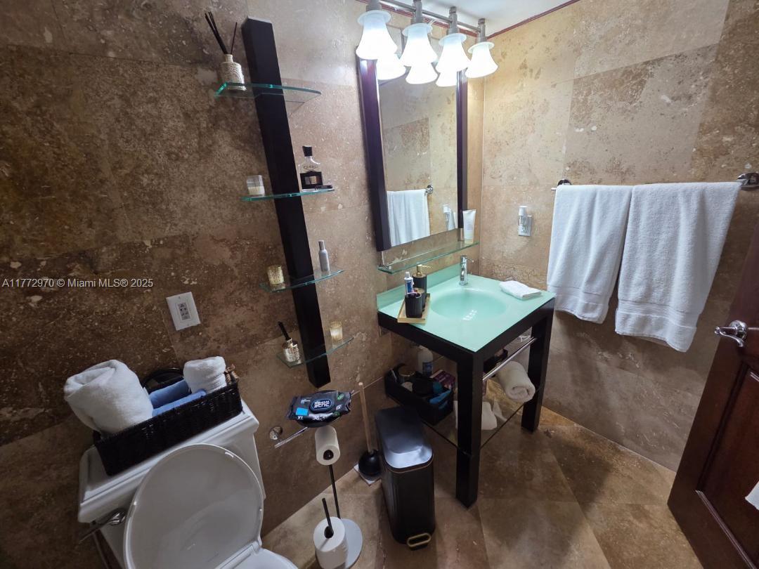 LA PERLA CONDO - Residential