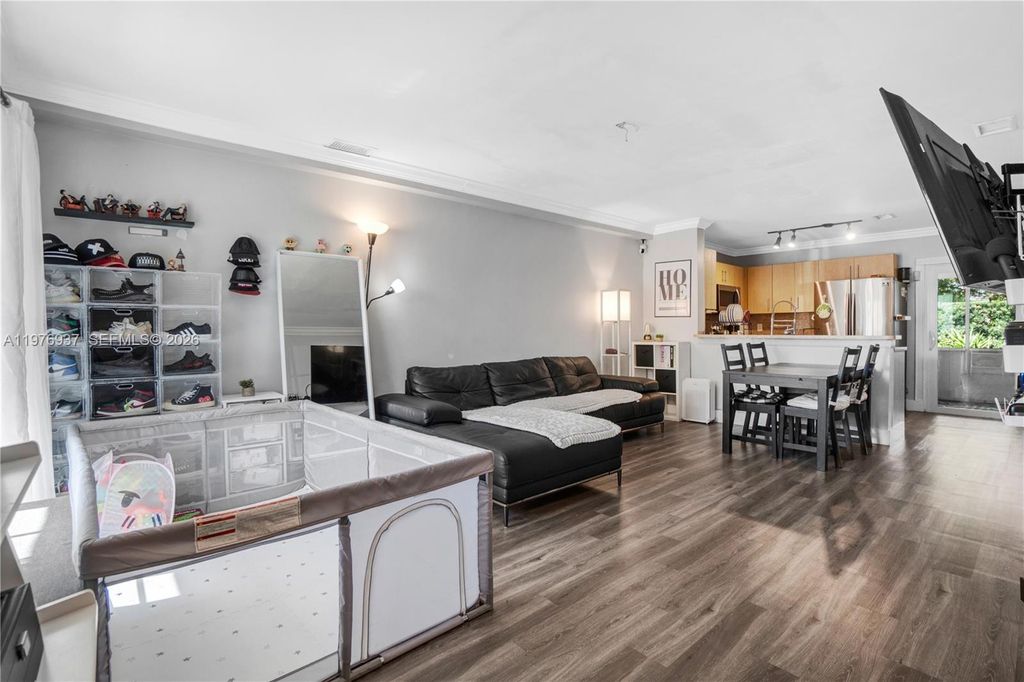 Photo of 2929 Dorchester Ln, Cooper City, FL 33026 (MLS # A11976937)