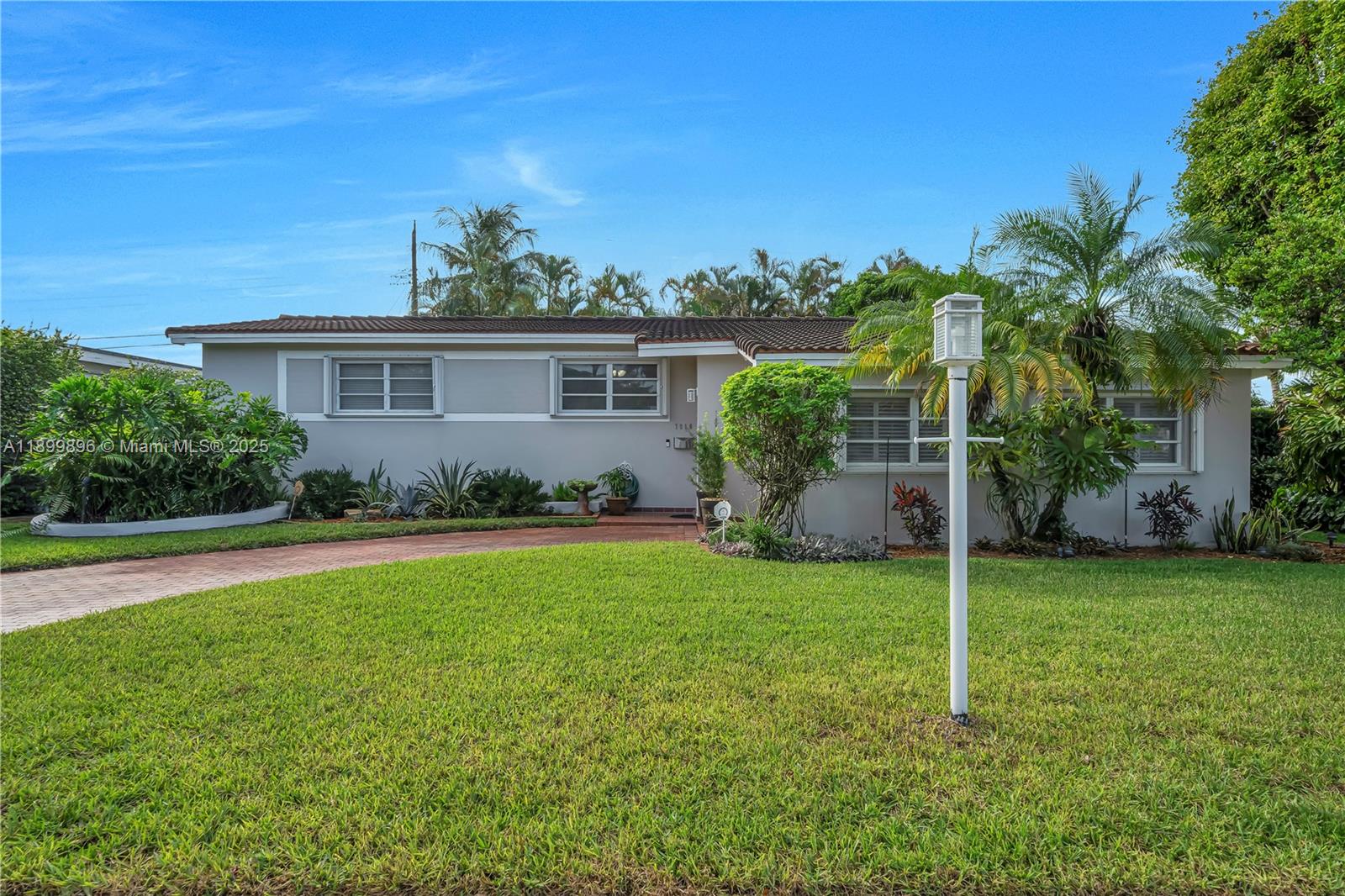 MIRACLE MANOR 4TH ADDN - Residential