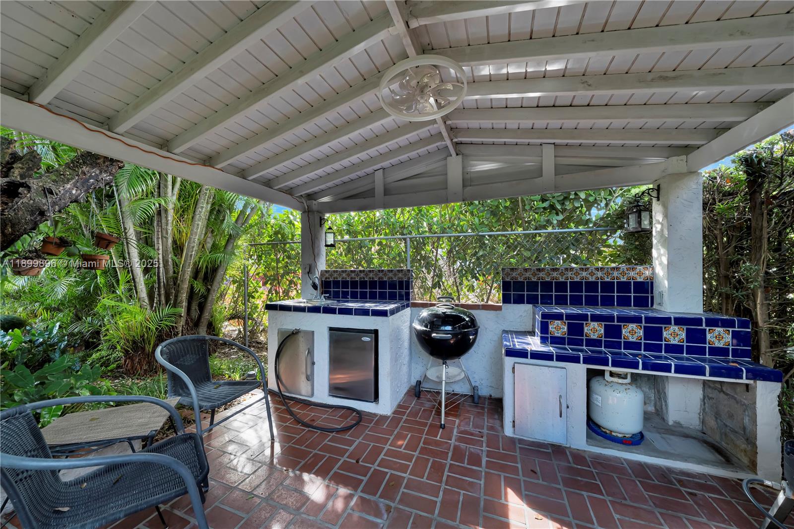 MIRACLE MANOR 4TH ADDN - Residential