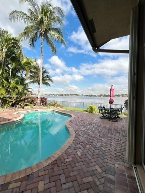 SUNSET LAKES PLAT ONE - Residential Lease