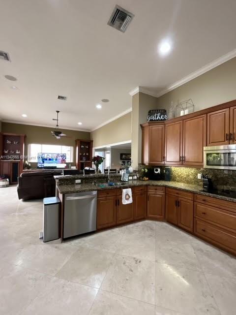 SUNSET LAKES PLAT ONE - Residential Lease