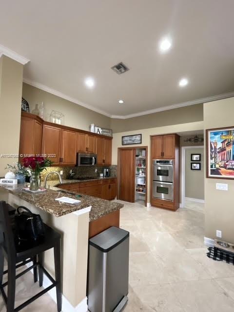 SUNSET LAKES PLAT ONE - Residential Lease