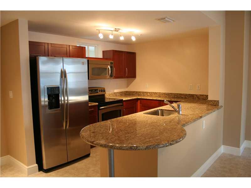 BEAUTIFUL 1 BEDROOM 1 BATH UNIT IN THE HEART OF DOWNTOWN DADELAND, GRANITE COUNTERTOP, STAINLESS STEEL APPLIANCES, WASHER/DRYER. 1 ASSIGNED PARKING, POOL, GYM, 24 HOUR SECURITY. GREAT COMMUTE TO DOWNTOWN/BRICKELL, WALK TO METRORAIL STATION, TRADER JOES, PUBLIX, DADELAND MALL. MUST SEE... AVAILABLE JUNE 1st,