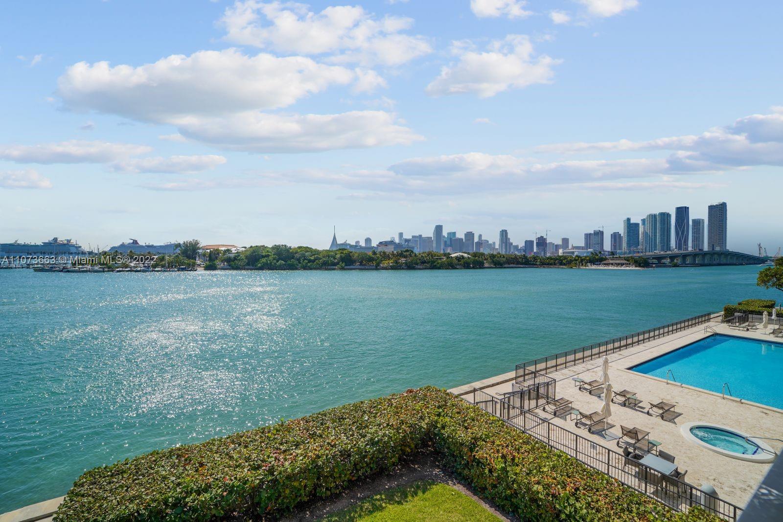 ONE THOUSAND VENETIAN WAY - Residential