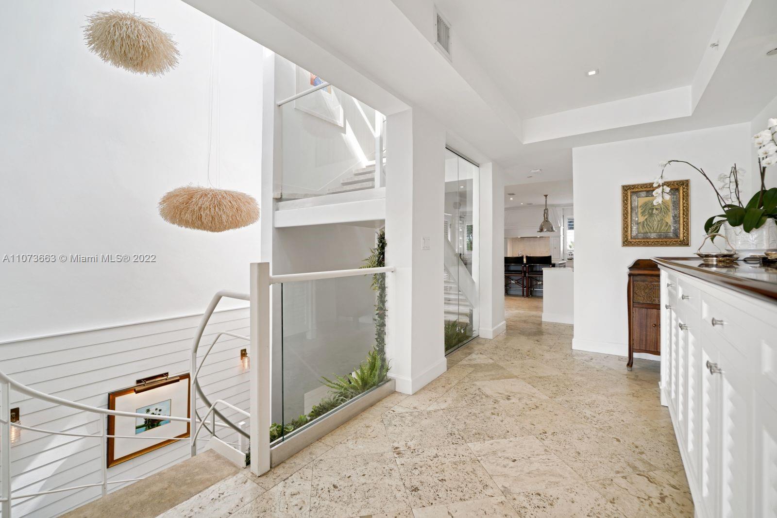 ONE THOUSAND VENETIAN WAY - Residential