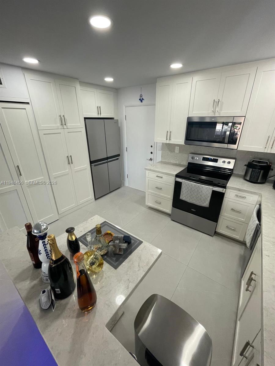 STRATFORD TOWERS CONDO - Residential