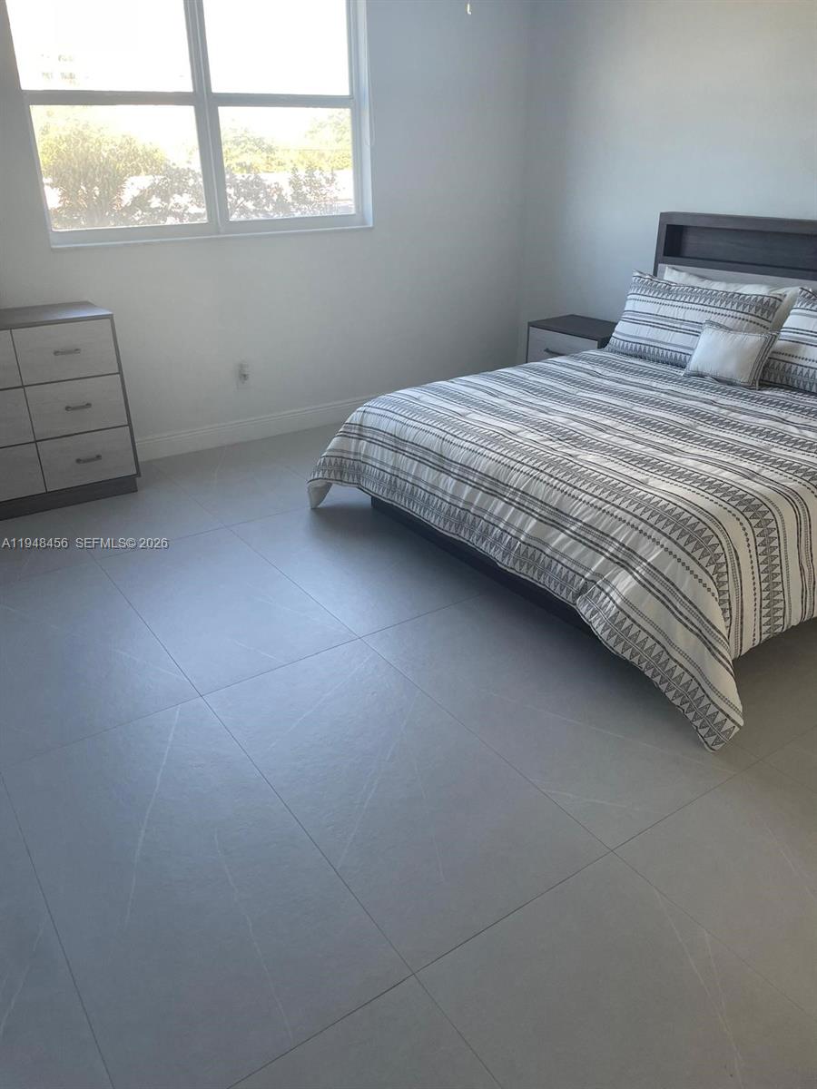 STRATFORD TOWERS CONDO - Residential