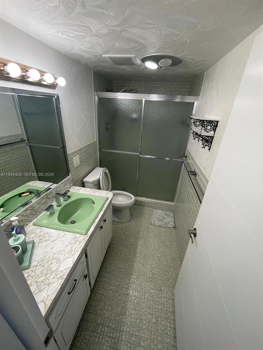 STRATFORD TOWERS CONDO - Residential