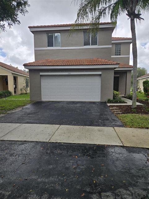 4361 Dogwood Cir Weston FL 33331