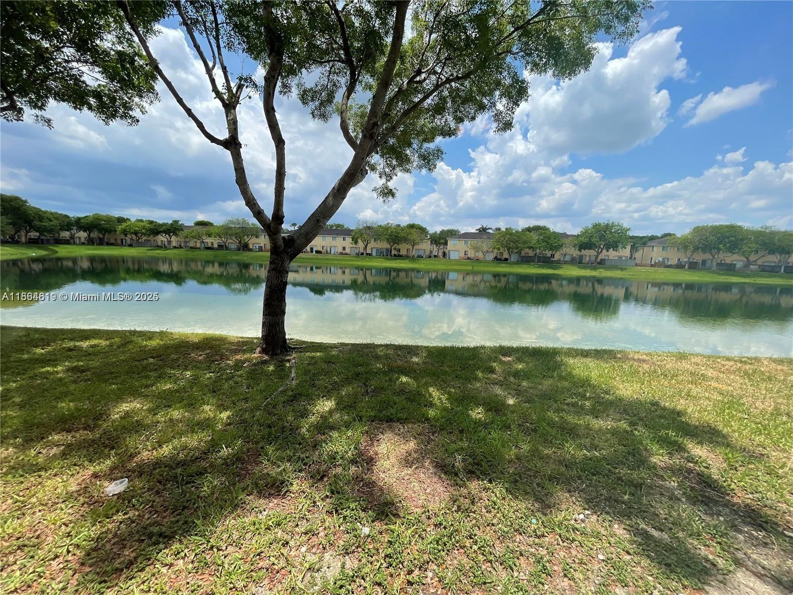 SHOMA TOWNHOMES AT KEYSCO - Residential