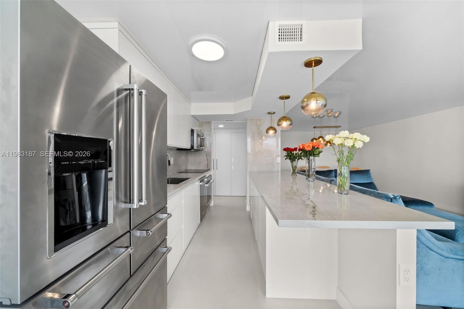 WINSTON TOWER 300 CONDO - Residential