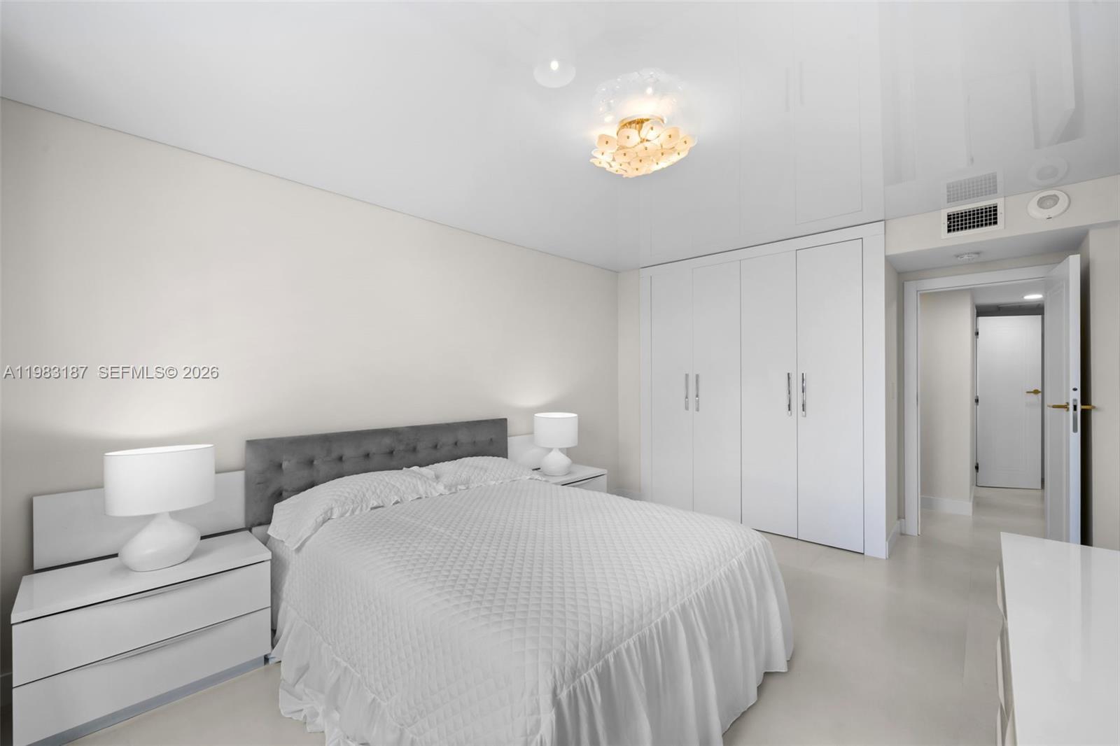 WINSTON TOWER 300 CONDO - Residential