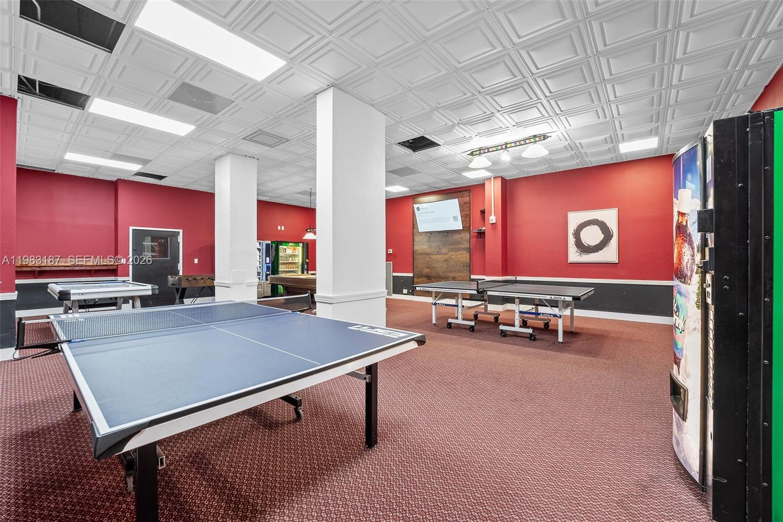 WINSTON TOWER 300 CONDO - Residential