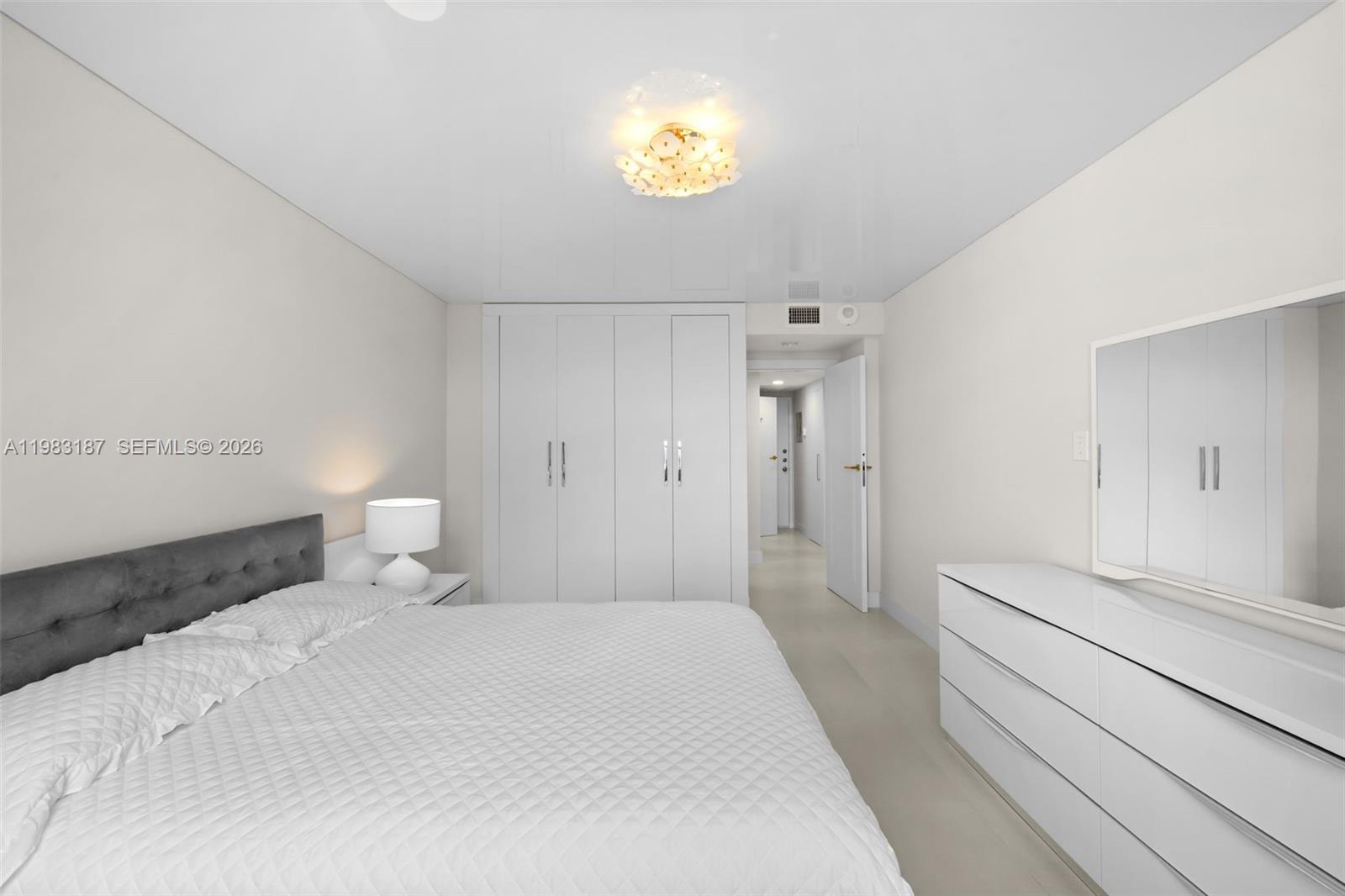 WINSTON TOWER 300 CONDO - Residential