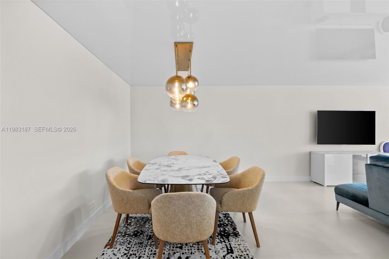 WINSTON TOWER 300 CONDO - Residential