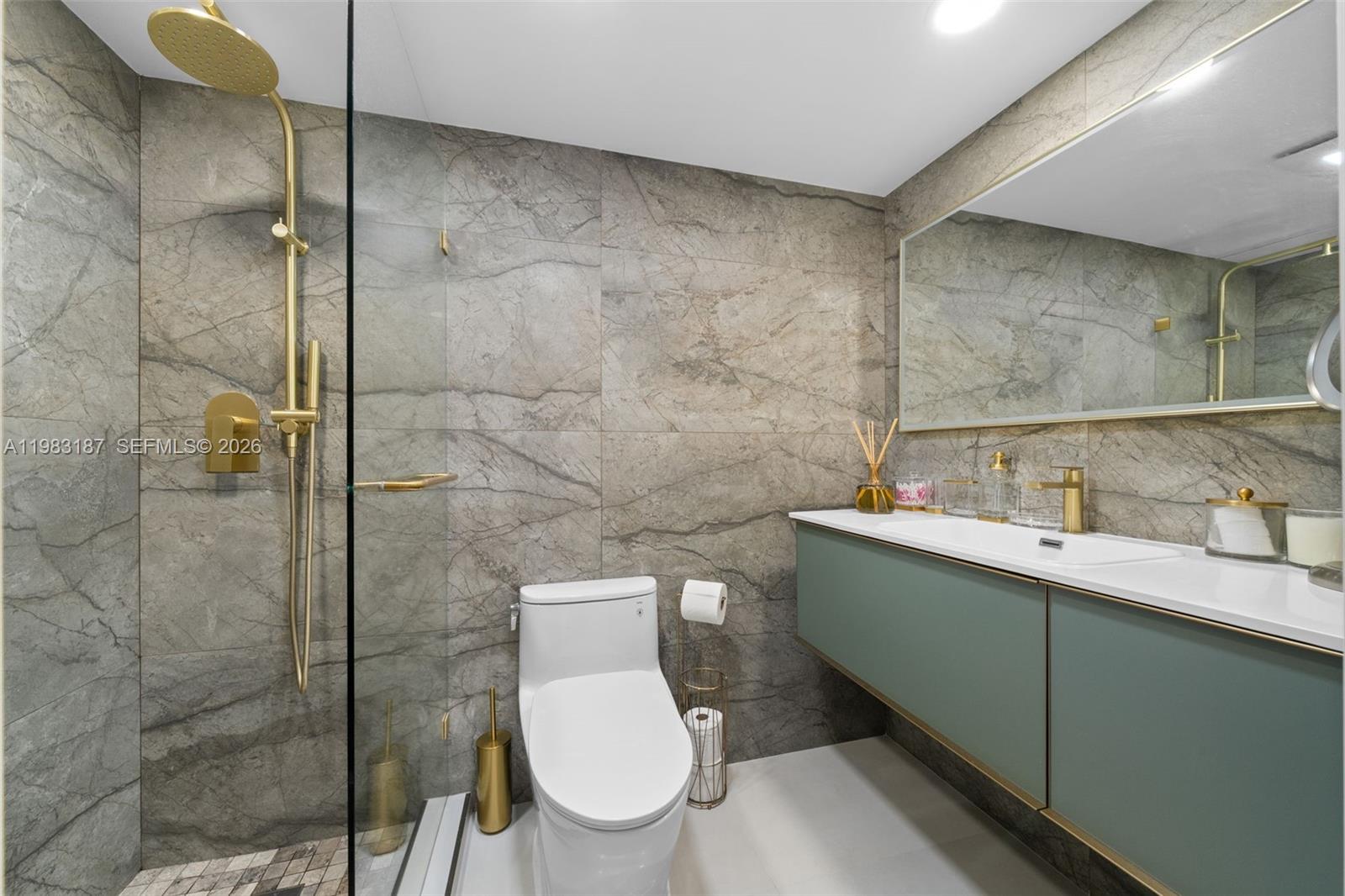 WINSTON TOWER 300 CONDO - Residential