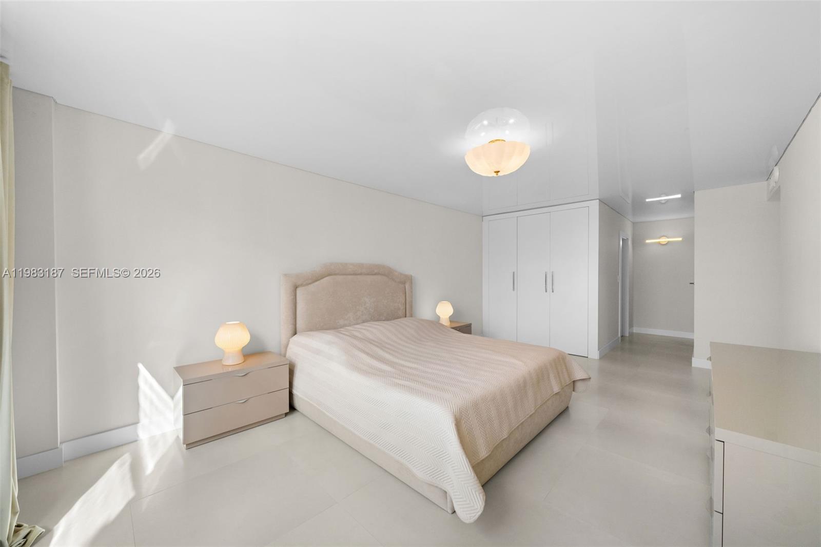 WINSTON TOWER 300 CONDO - Residential