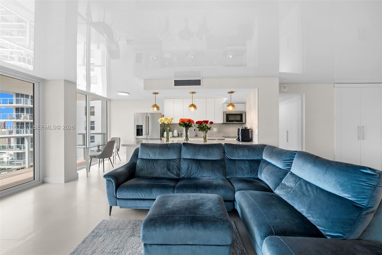 WINSTON TOWER 300 CONDO - Residential