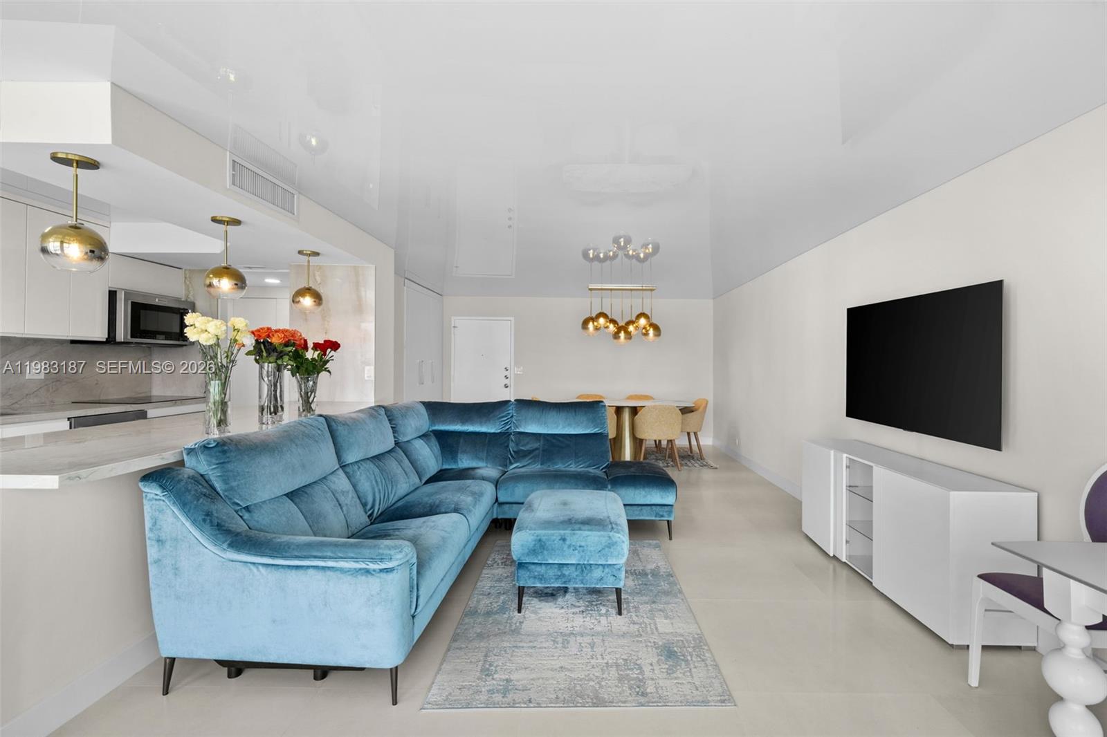 WINSTON TOWER 300 CONDO - Residential