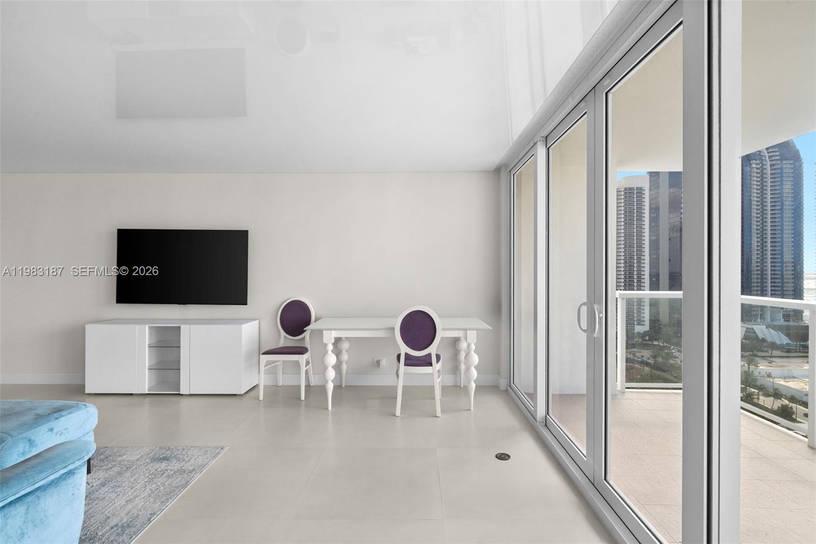 WINSTON TOWER 300 CONDO - Residential