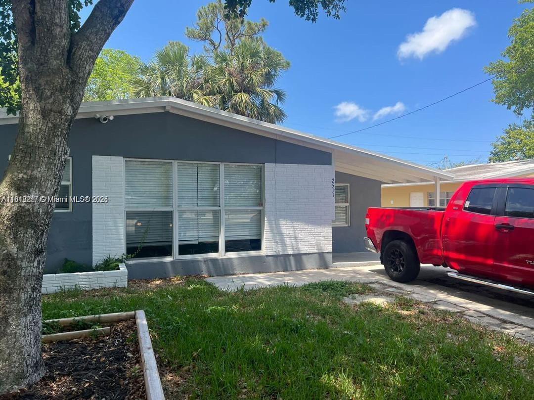 Newly built efficiency located in central Fort Lauderdale available for immediate occupancy! The efficiency is located minutes from downtown Fort Lauderdale and Fort Lauderdale Airport. No expense was spared, with high end finishes and a separate living room and bedroom, this efficiency feels like a one bedroom apartment. Tenants have a private backyard area, two parking spaces and all utilities are included. Maximum of two occupants allowed. Cats are also allowed with a $150 refundable pet fee. First and security deposit available for qualifying tenants.