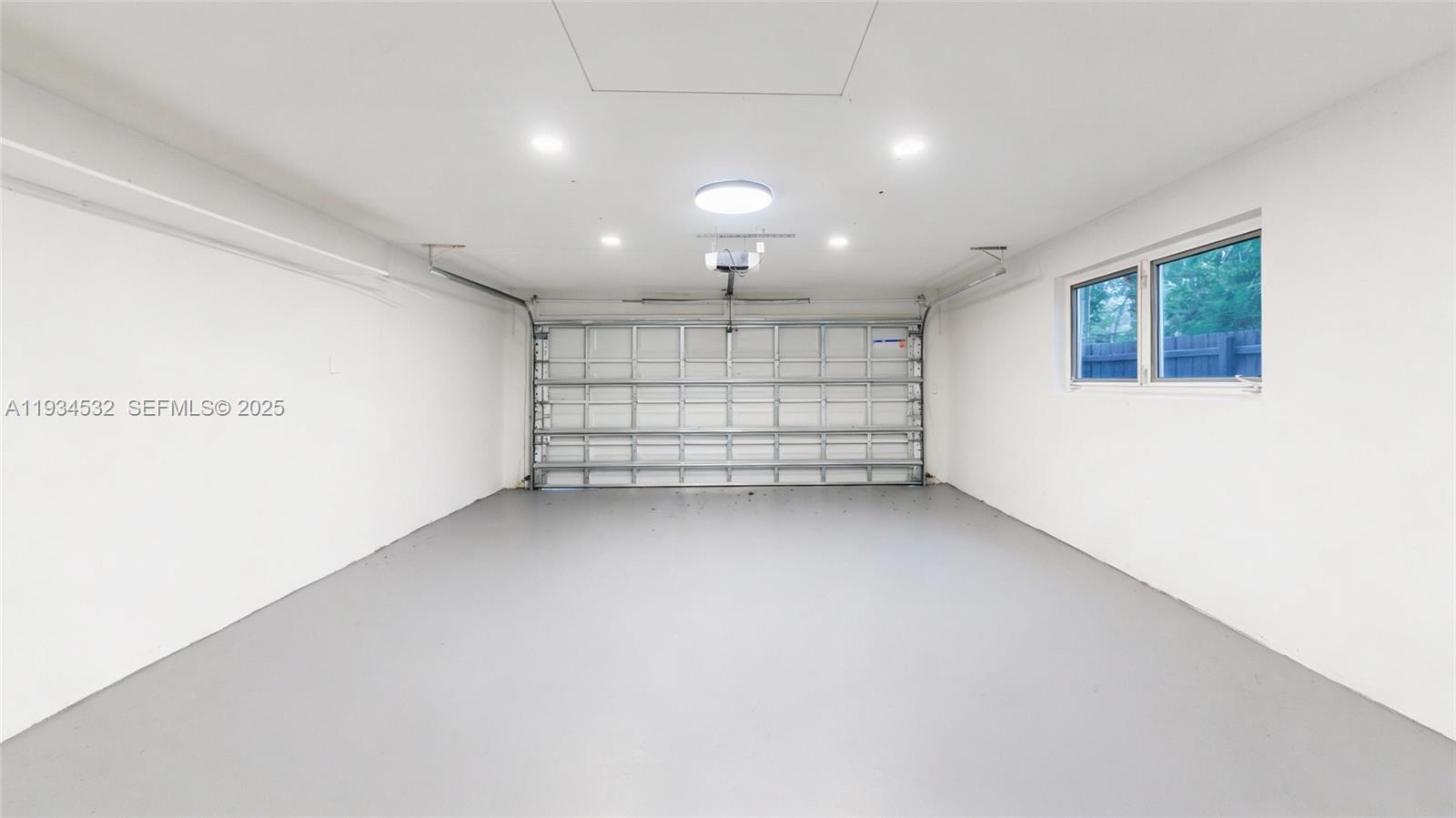 CORAL RIDGE ISLES - Residential