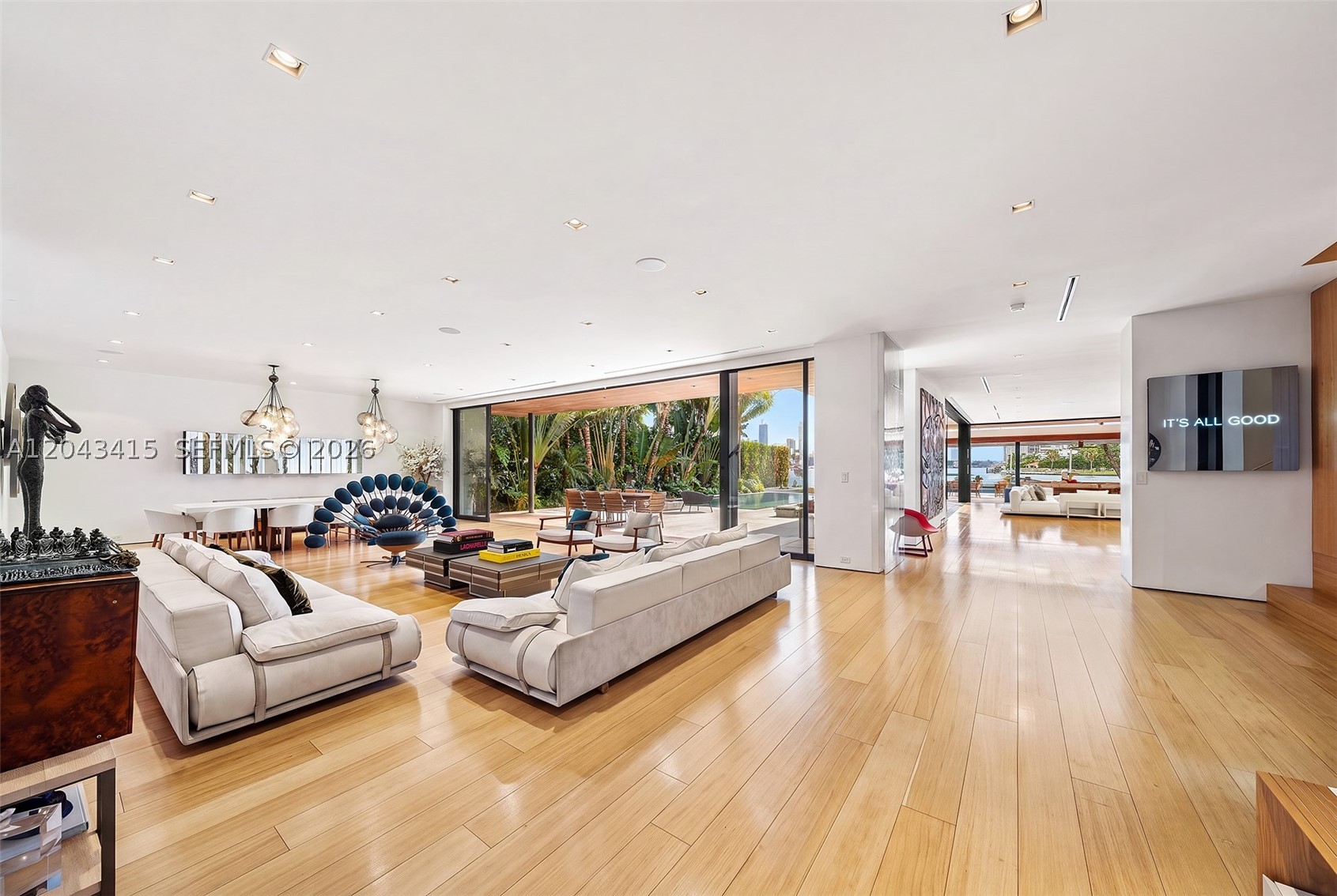 126 W San Marino Dr