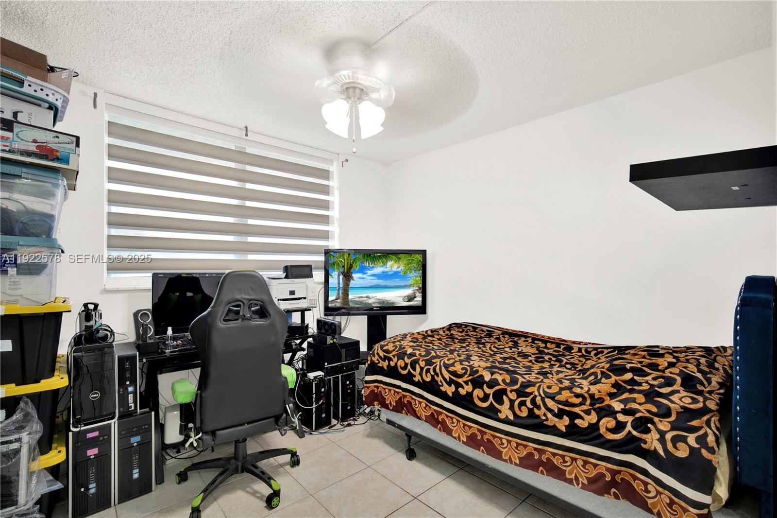 EL CONQUISTADOR SOUTH CON - Residential