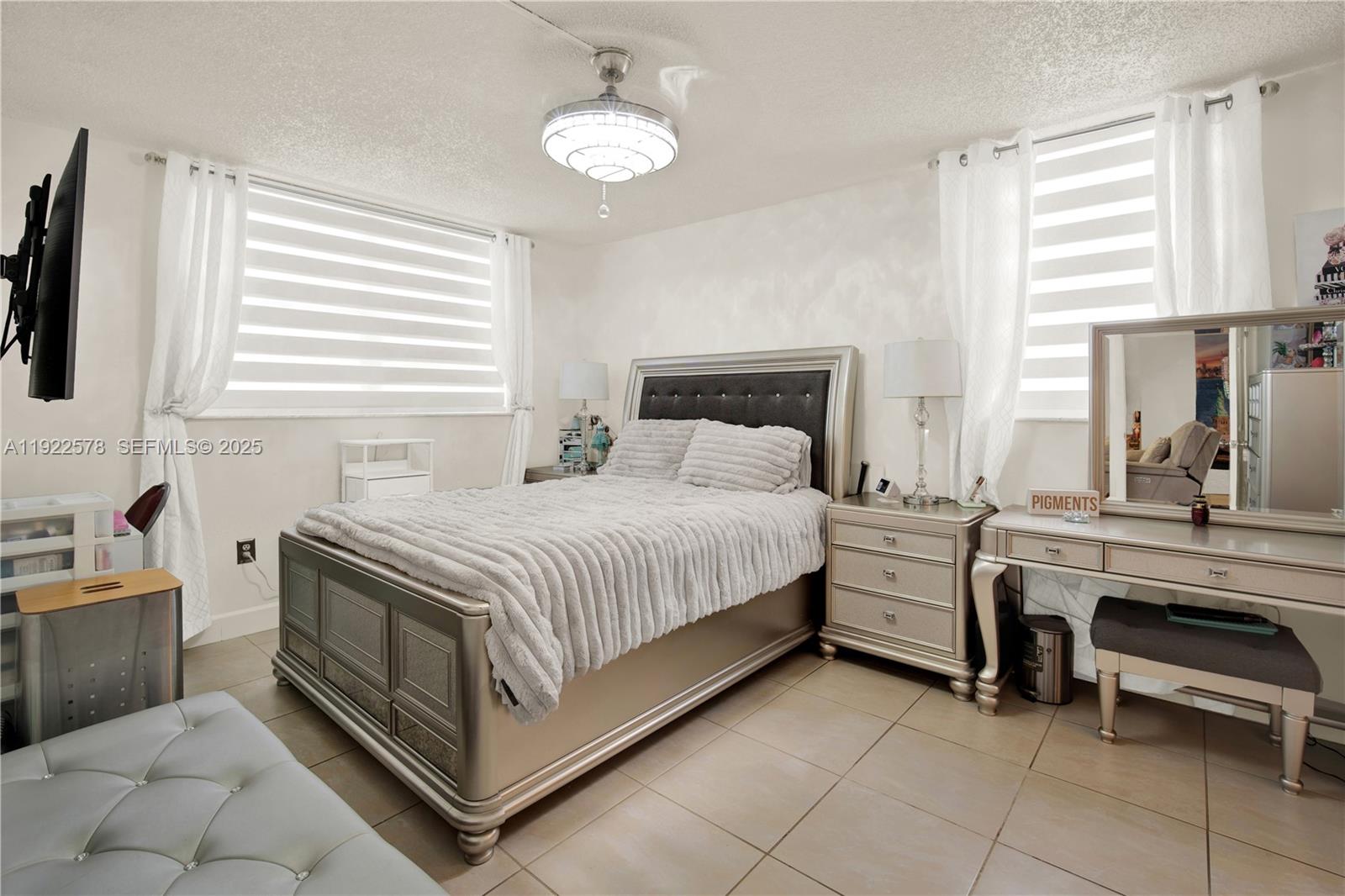 EL CONQUISTADOR SOUTH CON - Residential