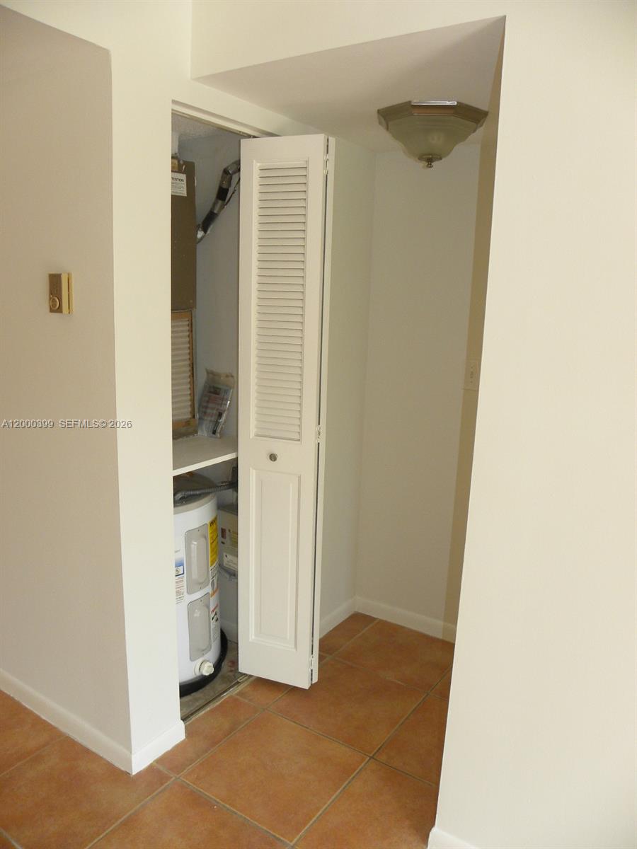 CONCORD VILLAGE CONDOMINI - Residential Lease