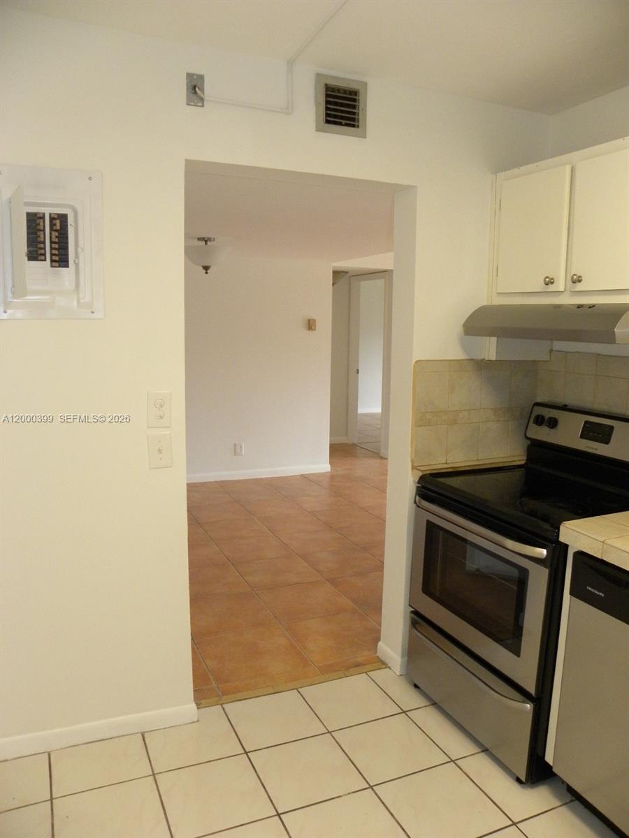 CONCORD VILLAGE CONDOMINI - Residential Lease