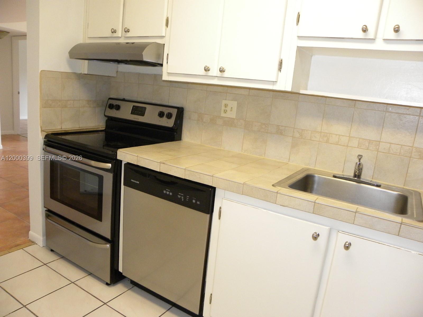 CONCORD VILLAGE CONDOMINI - Residential Lease