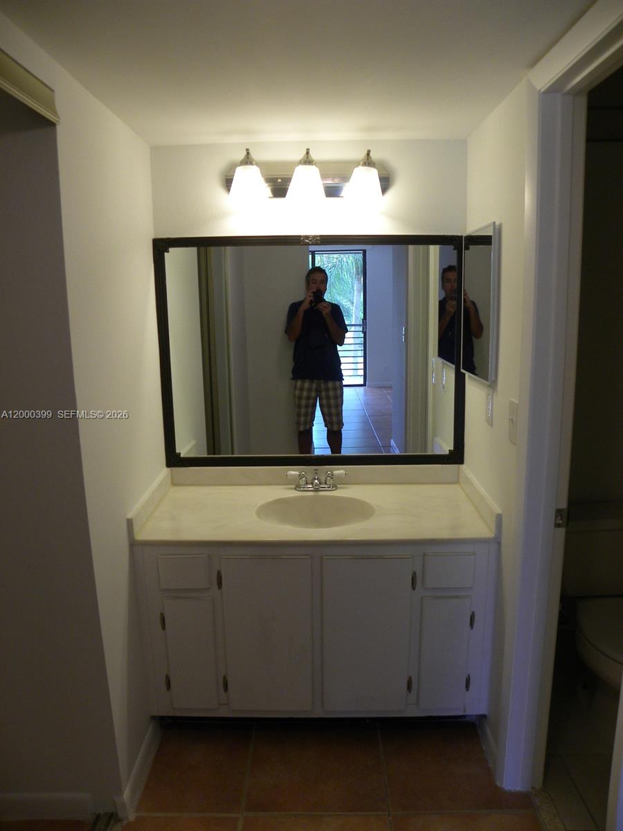 CONCORD VILLAGE CONDOMINI - Residential Lease