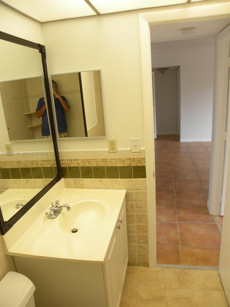 CONCORD VILLAGE CONDOMINI - Residential Lease