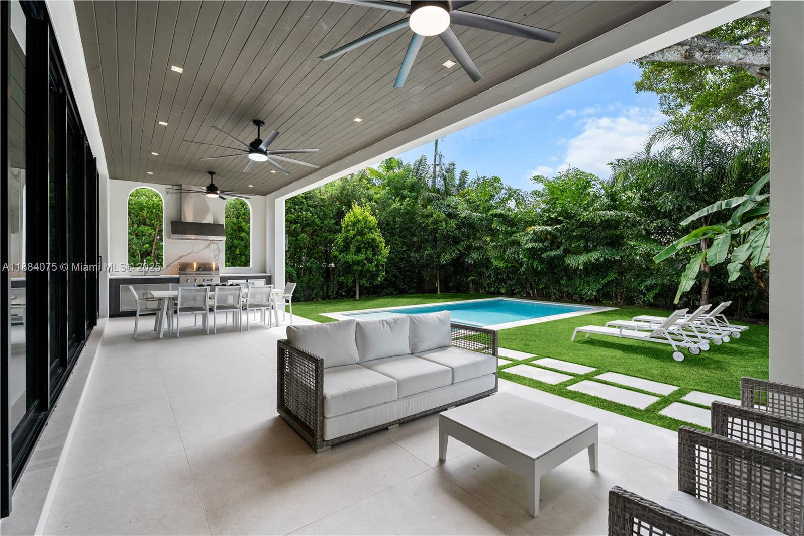 PALM MIAMI AMD - Residential