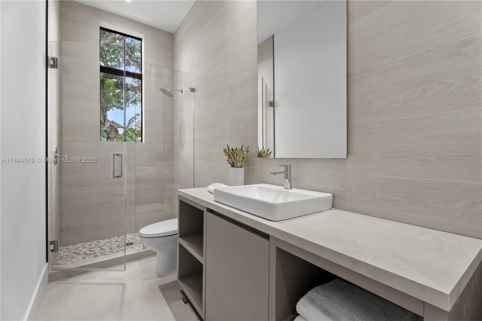 PALM MIAMI AMD - Residential