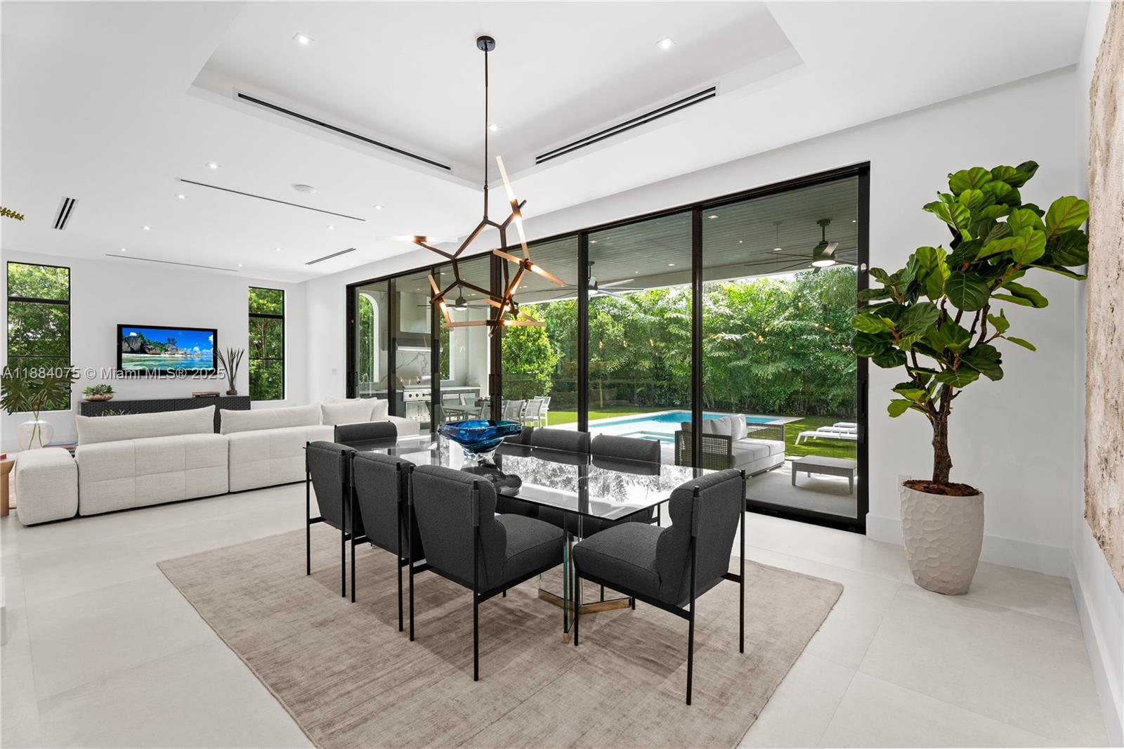 PALM MIAMI AMD - Residential