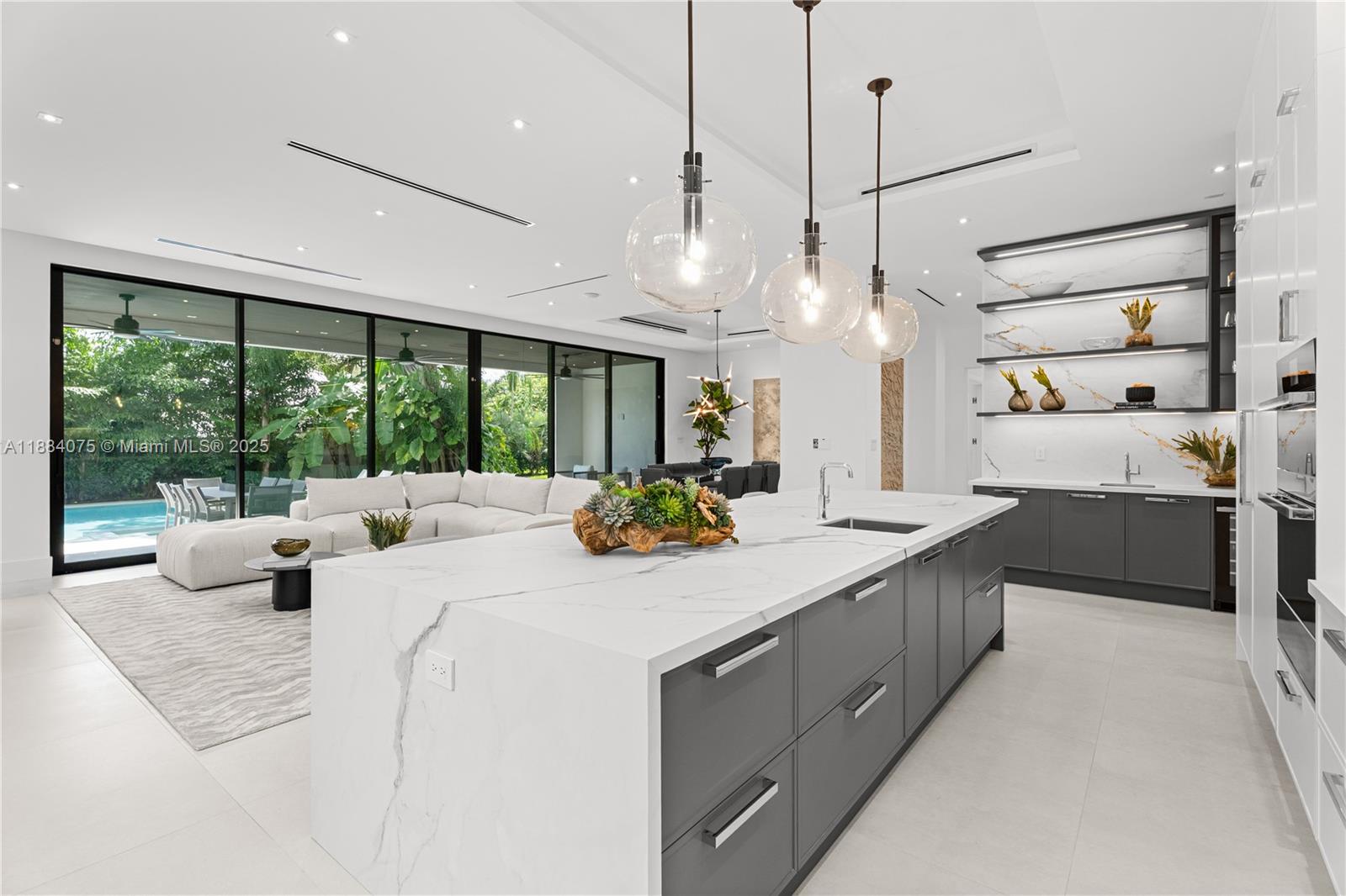 PALM MIAMI AMD - Residential