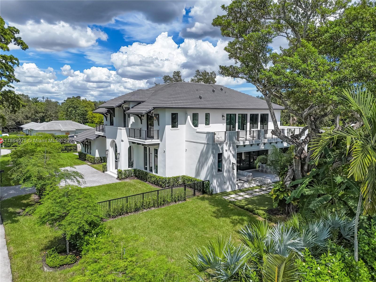 PALM MIAMI AMD - Residential