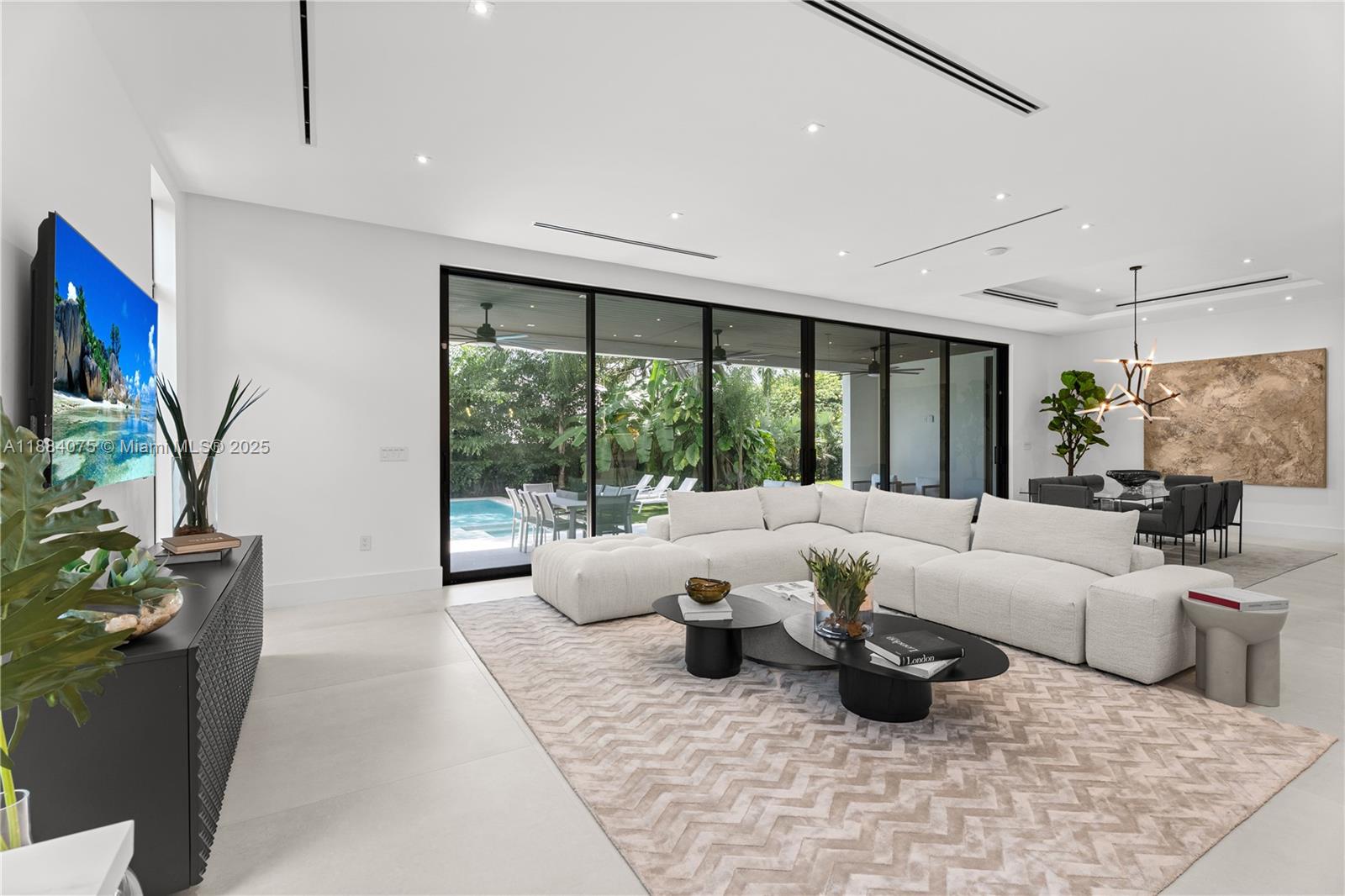 PALM MIAMI AMD - Residential