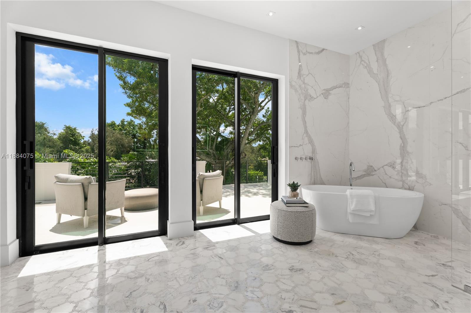 PALM MIAMI AMD - Residential